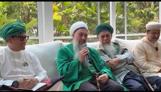Awliyaullah Say Perfection Is One Face with Allah (swt), One with Creation
