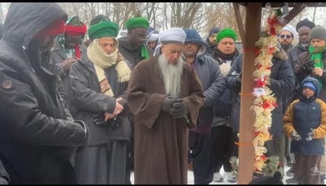 Ziyarah of the Grave of Mawlana Shaykh Hisham Kabbani ق