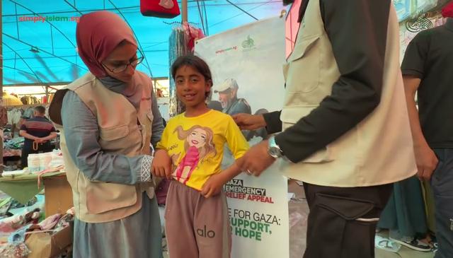 GAZA: EID CLOTHES DISTRIBUTION